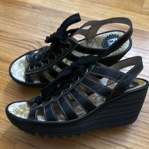 FLY LONDON Ylva Patent Leather Lace Up‎ Black Wedge 39 us8-8.5